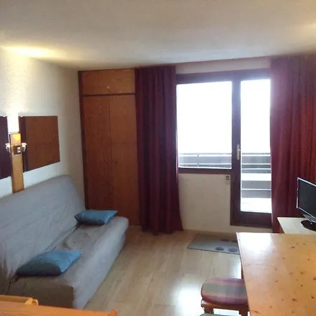 4 Pers Au Coeur Des Orres 1650, Acces Direct Pistes Et Commerces - Fr-1-322-557 Apartment Les Orres